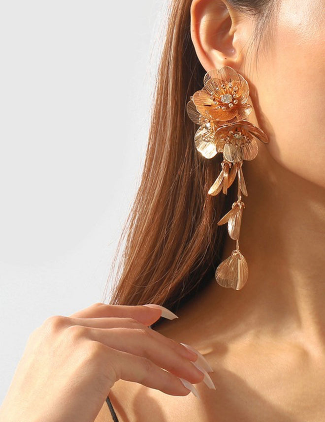 Dilmi floral earring