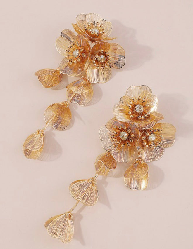 Dilmi floral earring